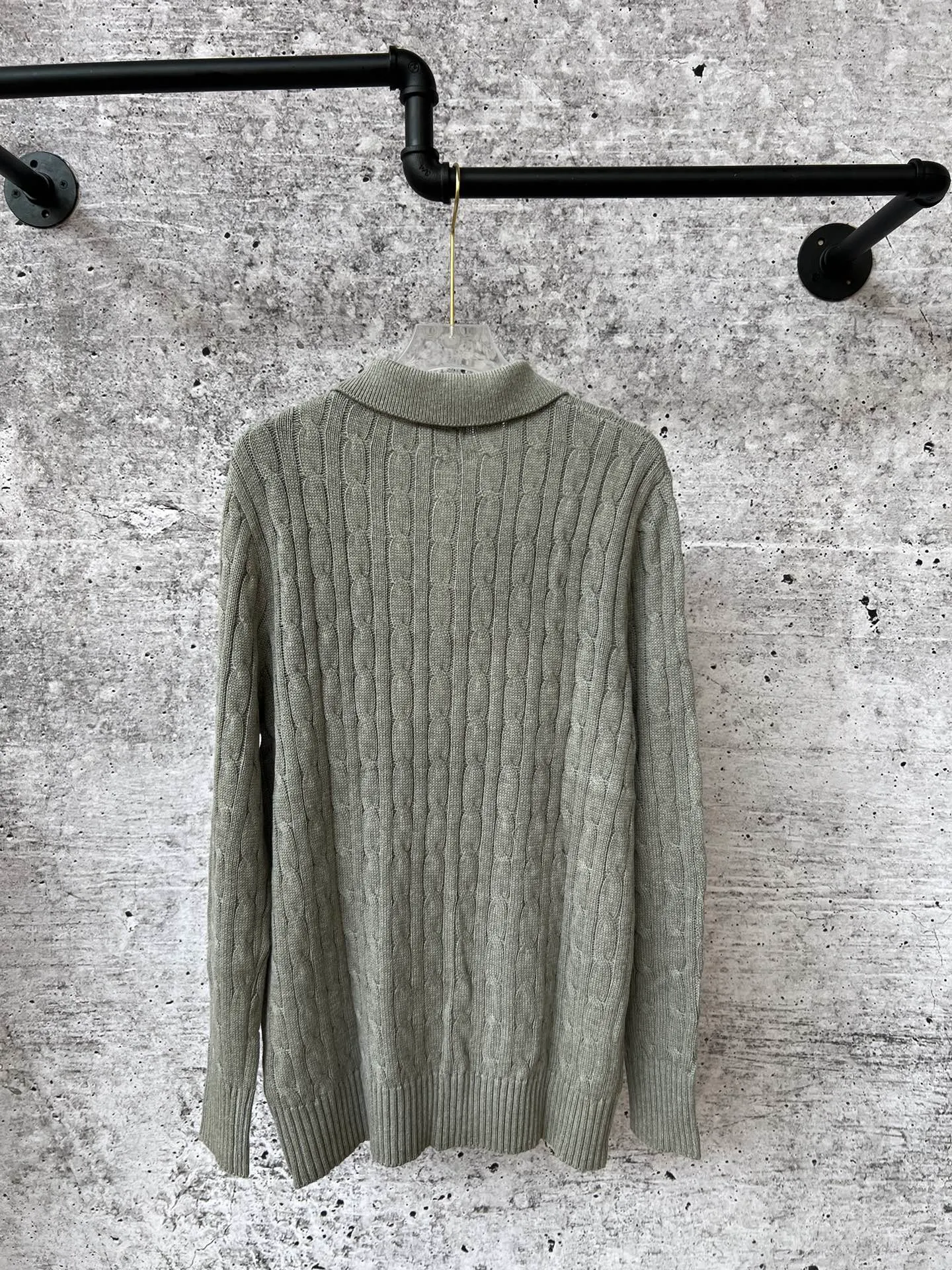 P240 Ralph Lauren fall lapel unisex polo sweater, made of the same pure cotton washed fabric as the original, all craftsmanship details restored to the original, buttoned lapel upper body with a lazy old money style